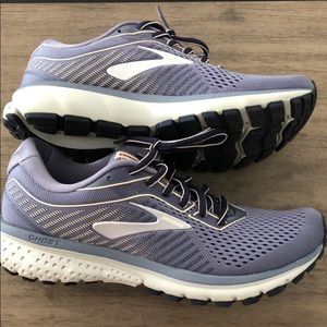 Women’s Ghost 12 Running Shoes Size 7